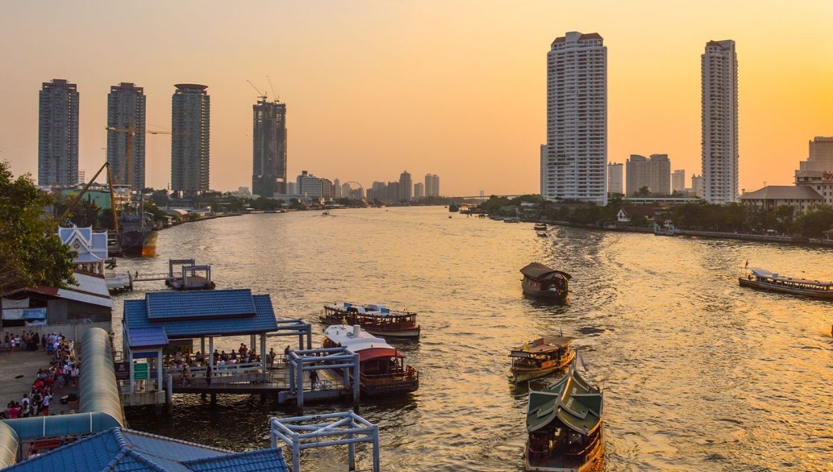 Chao Phraya River in Bangkok - Holiday Vibes Blog, Good Vibes Only