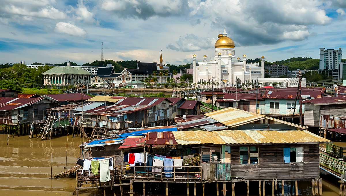 Kampong Ayer: World’s largest floating village - World Holiday Vibes Blog, Good Vibes Only
