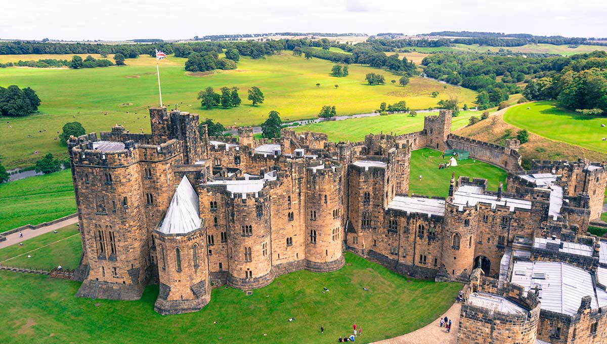 Castle Alnwick - Harry Potter Sites - Holiday Vibes Blog, Good Vibes Only