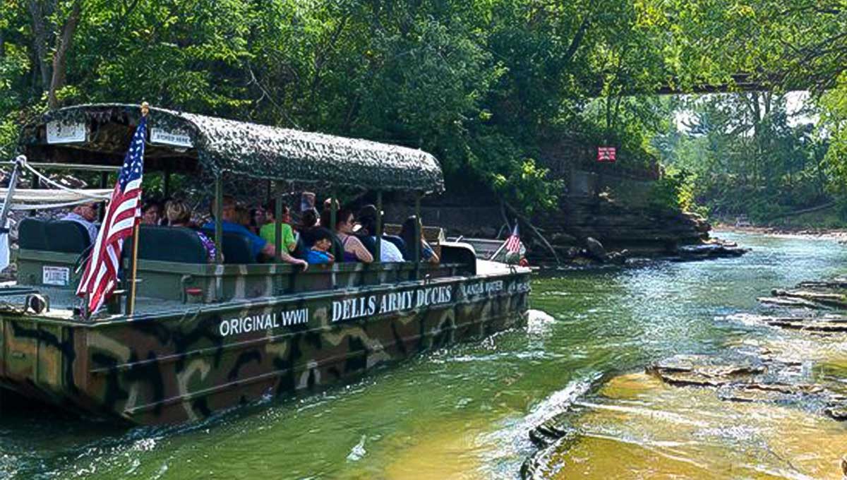 Duck tours in Wisconsin - Holiday Vibes Blog, Good Vibes Only