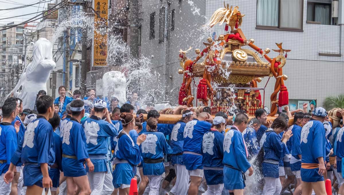 Hachiman Festival - Best festivals in Takayama, Japan - World Holiday Vibes Blog, Good Vibes Only