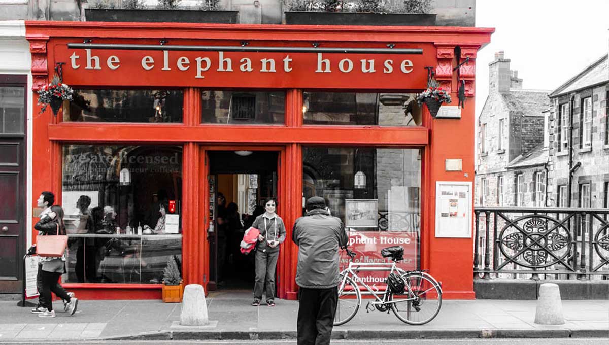 The elephant house in Scotland - Harry Potter Sites - World Holiday Vibes Blog, Good Vibes Only