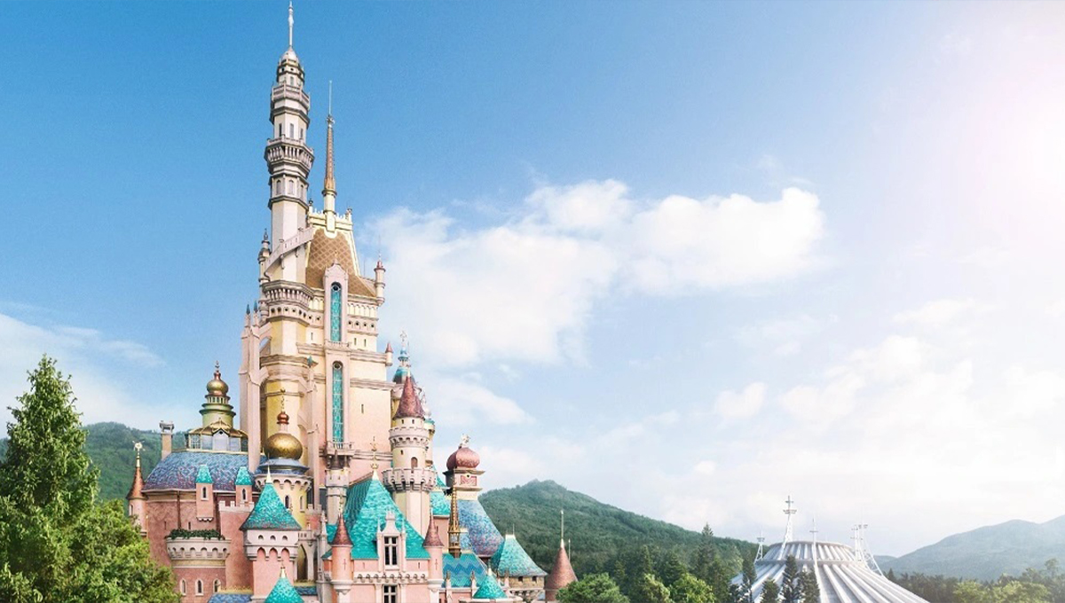 Disneyland in Hong Kong - Holiday Vibes Blog, Good Vibes Only