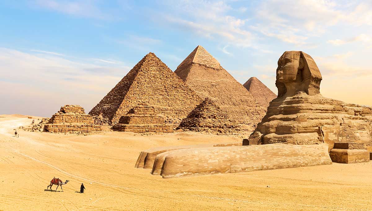 Pyramid in Giza, Egypt - Holiday Vibes Blog, Good Vibes Only