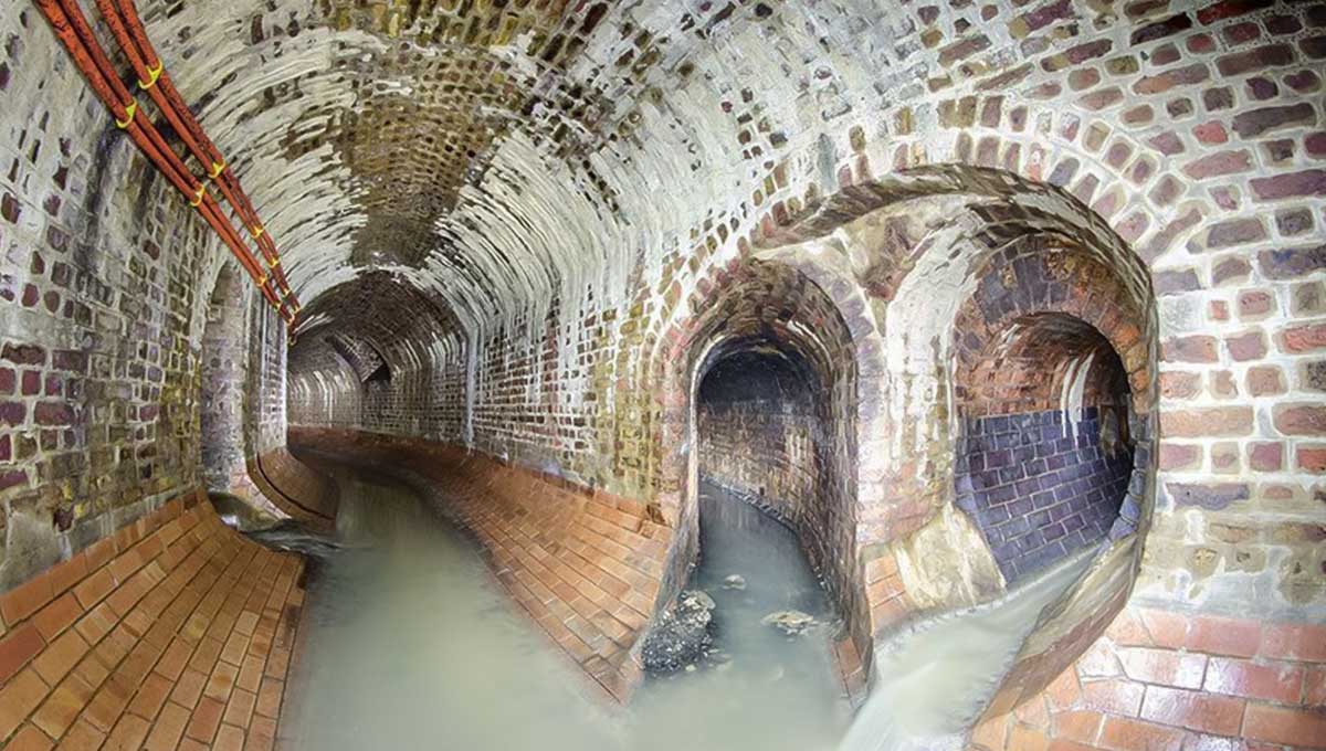 Sewage system in London - Holiday Vibes Blog, Good Vibes Only