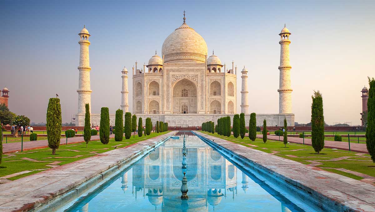 Taj Mahal in Agra, India - Holiday Vibes Blog, Good Vibes Only