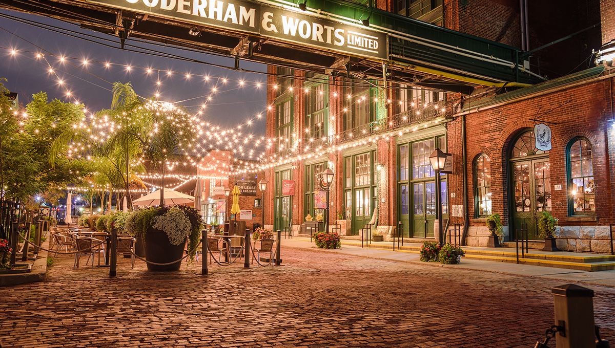 The Distillery District in Toronto - Holiday Vibes Blog, Good Vibes Only