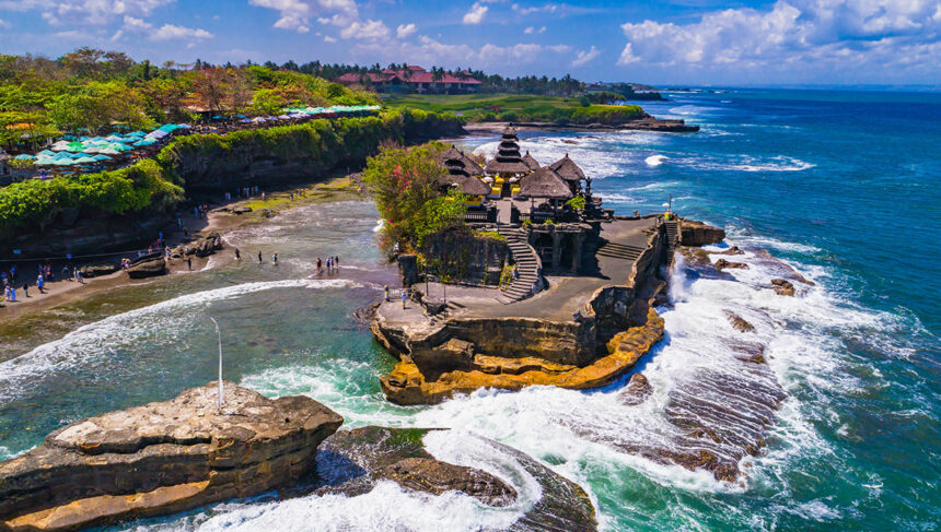 Tanah Lot Temple, Bali - Holiday Vibes Blog, Good Vibes Only