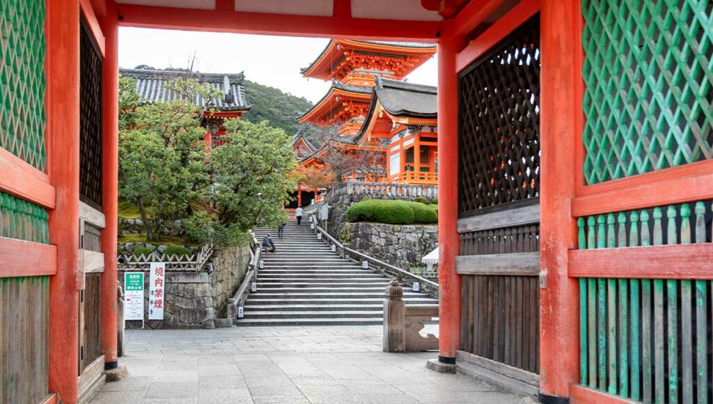 Pure water Temple: Kiyomizu Dera - World Holiday Vibes Blog, Good Vibes Only