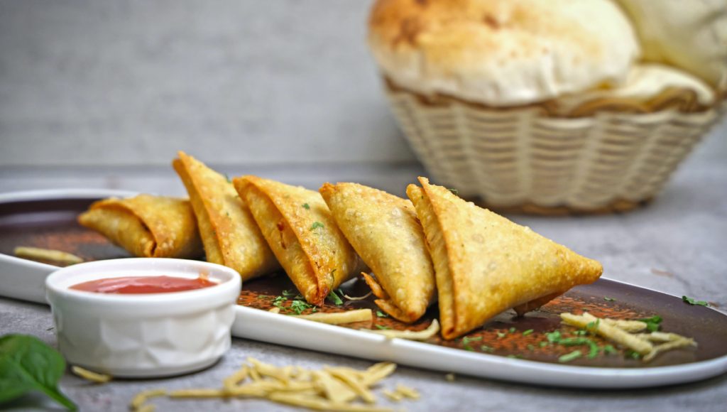 Samosas, top street food in India - World Holiday Vibes Blog