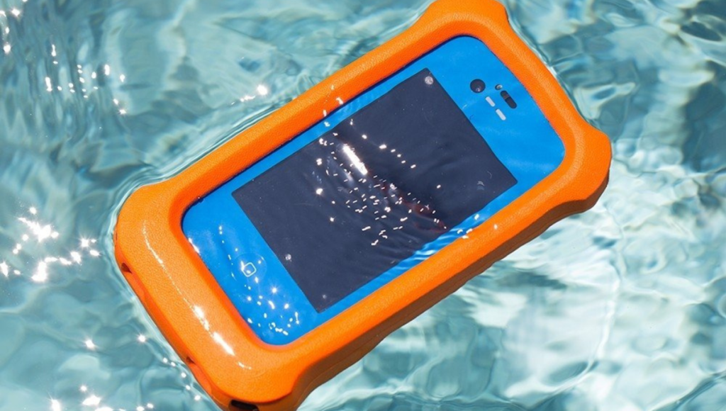 Waterproof Phone Cover, essentials to carry on a Hawaii Holiday - World Holiday Vibes Blog