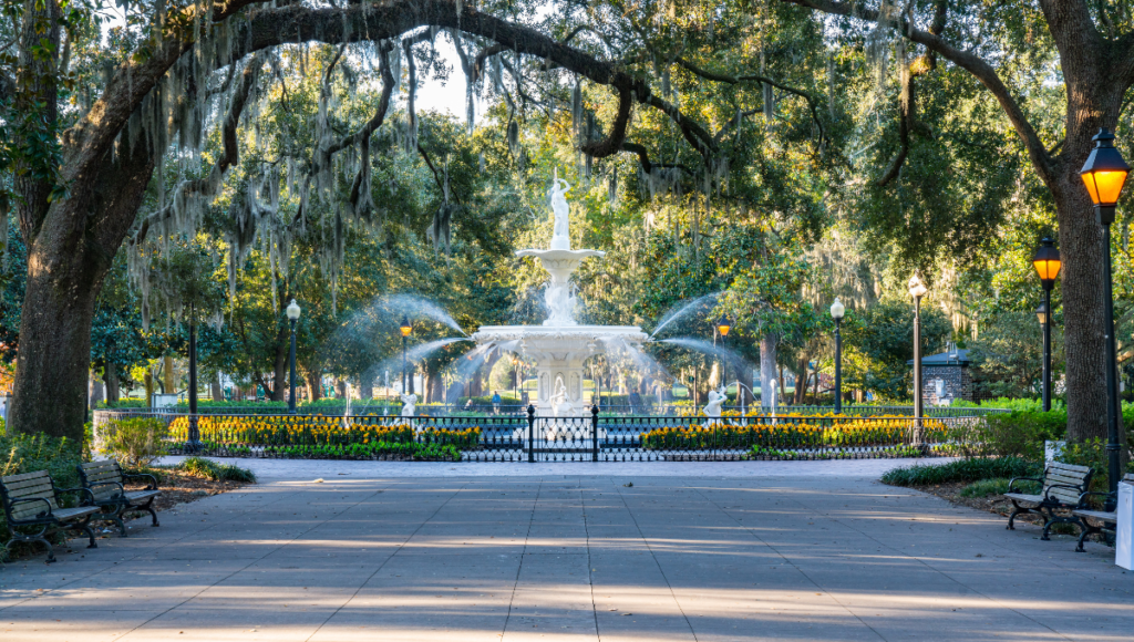 Historic Savannah City in Georgia, biggest urban historic district in the United States - world holiday vibes blog
